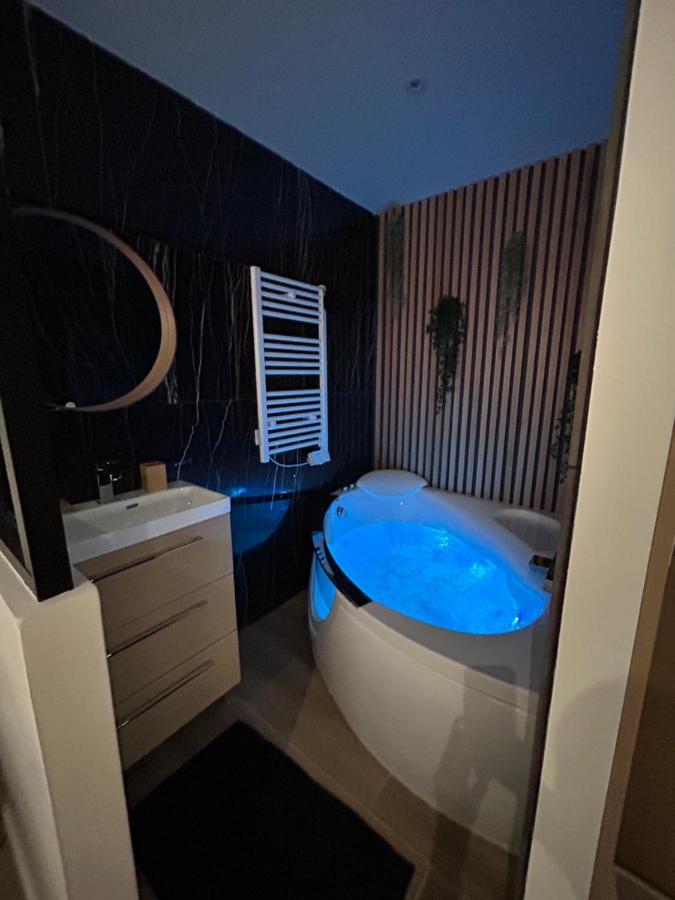 T4 Jolie Vue Avec Jaccuzzi Apartamento Vitrolles  Exterior foto