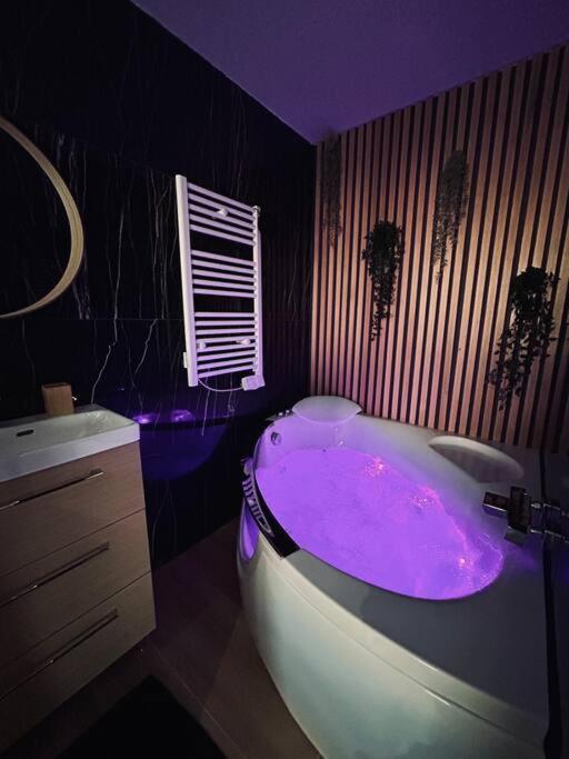 T4 Jolie Vue Avec Jaccuzzi Apartamento Vitrolles  Exterior foto