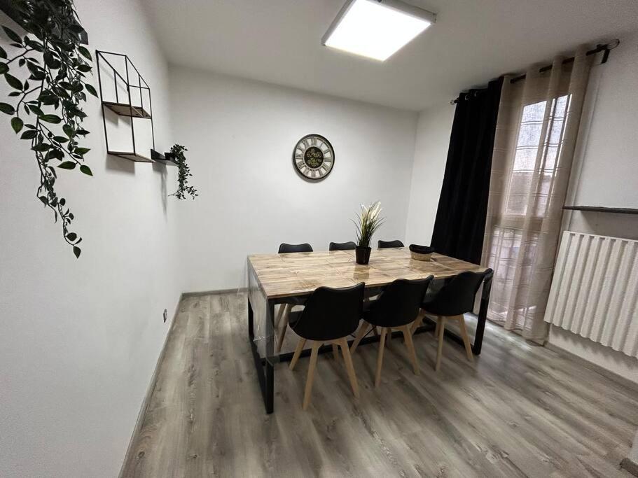T4 Jolie Vue Avec Jaccuzzi Apartamento Vitrolles  Exterior foto