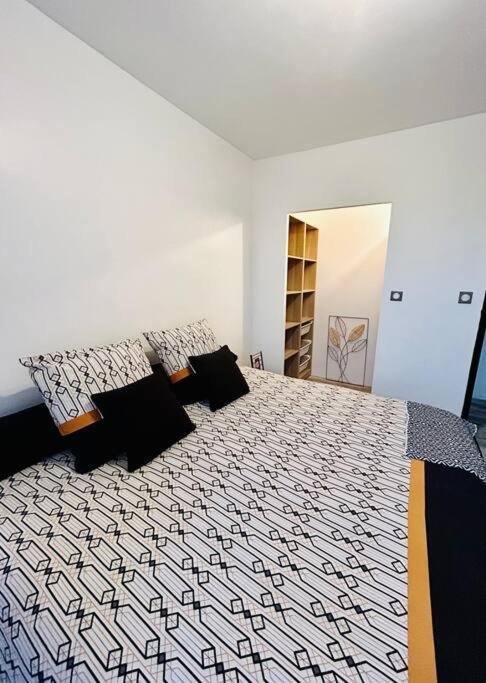 T4 Jolie Vue Avec Jaccuzzi Apartamento Vitrolles  Exterior foto